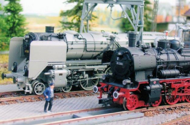 Outside the shed we see a BR62 4-6-4T in photographic grey and a BR38 4-6-0.